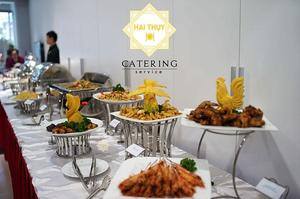 Tiệc buffet luôn mang âm hưởng mới lạ