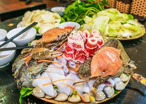 Dịch vụ nấu ăn quận 2 – Mách bạn cách nấu lẩu hải sản ngon mê mẩn